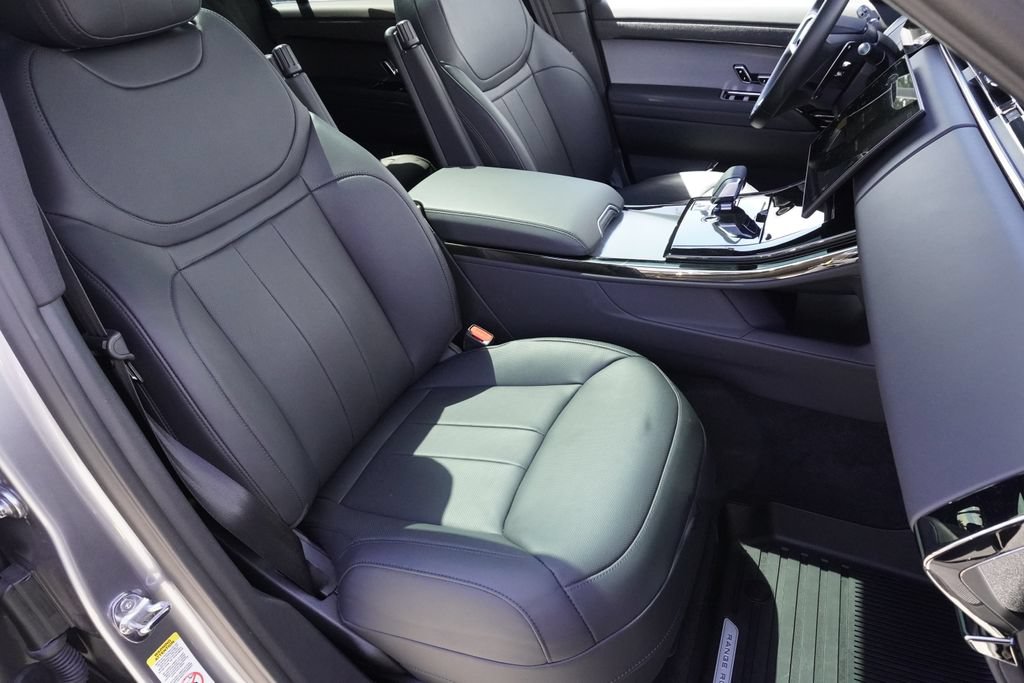 Used 2025 Land Rover Range Rover Sport SE AWD/4WD image 24