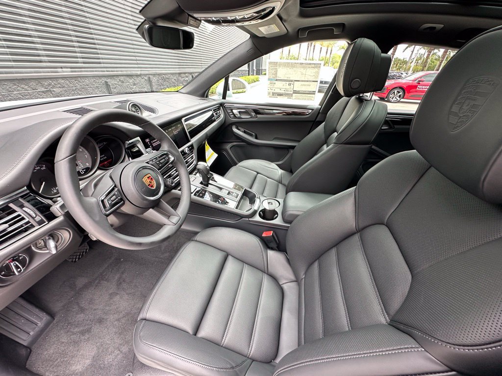 Used 2026 Porsche Macan S AWD/4WD image 4