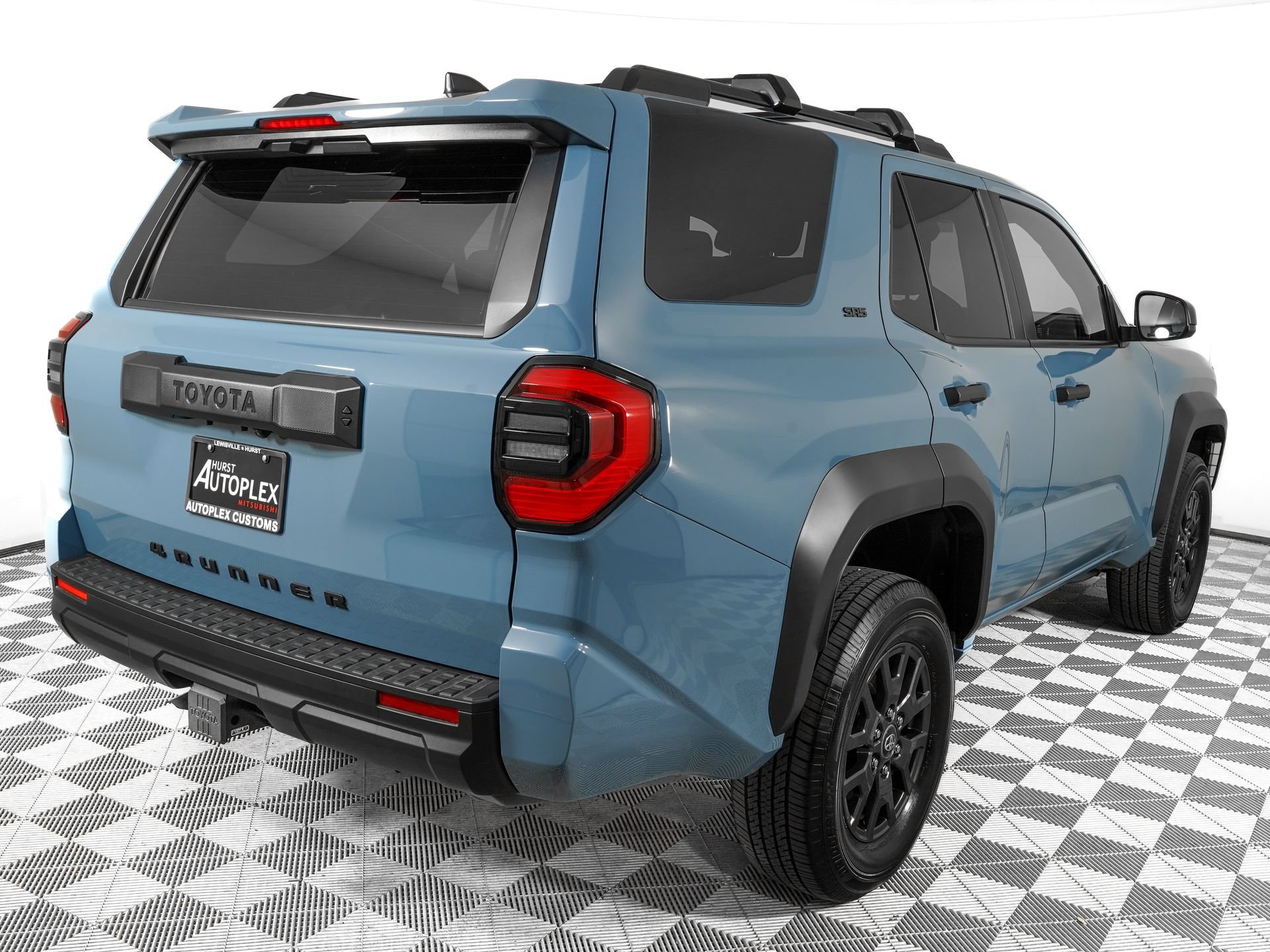 Used 2026 Toyota 4Runner SR5 AWD/4WD image 4