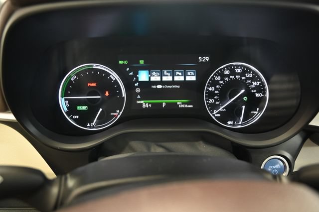 Used 2023 Toyota Sienna Platinum AWD/4WD image 36