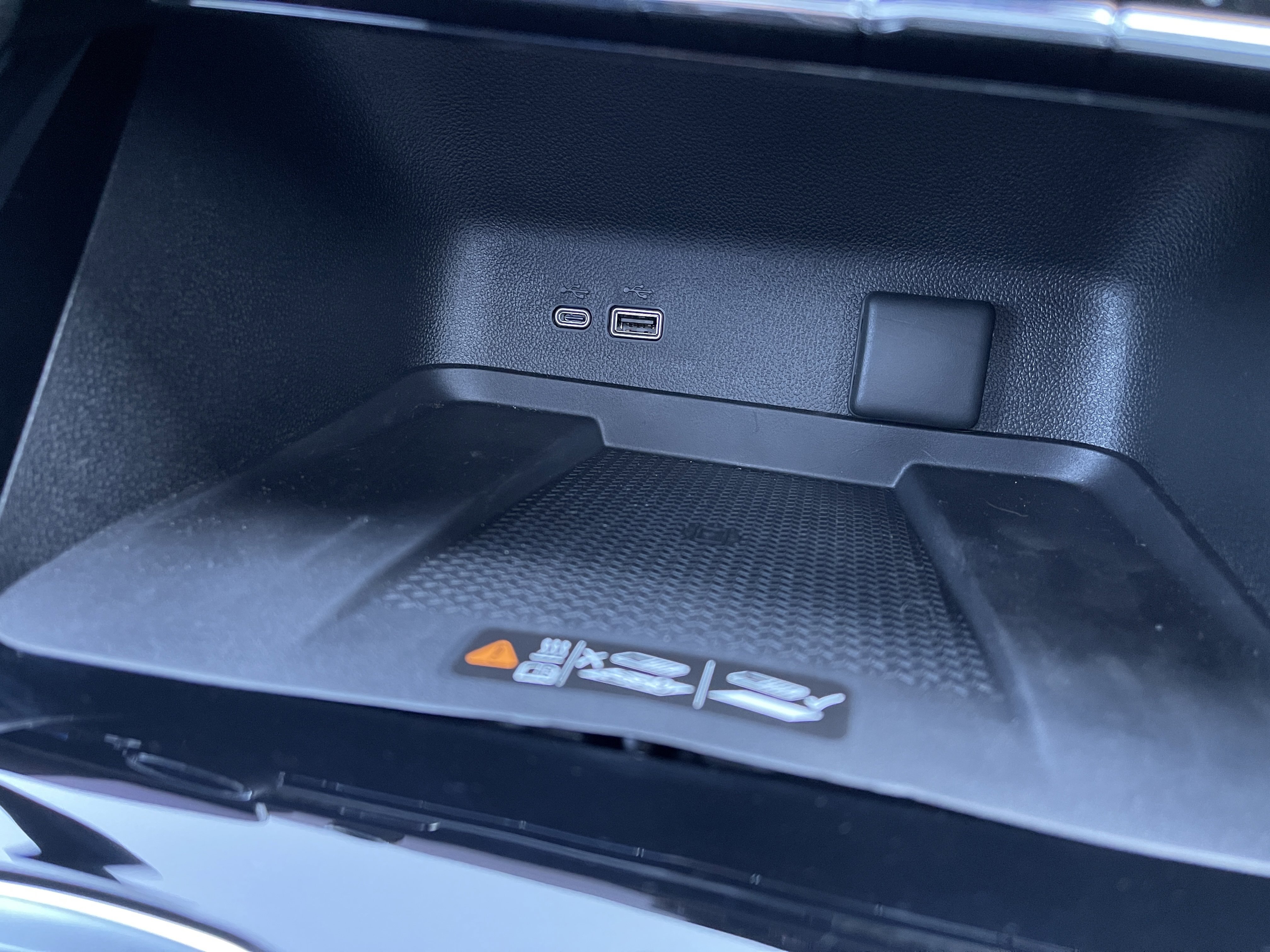 Used 2025 Chevrolet Traverse RS w/ LPO, Floor Liner Package image 37