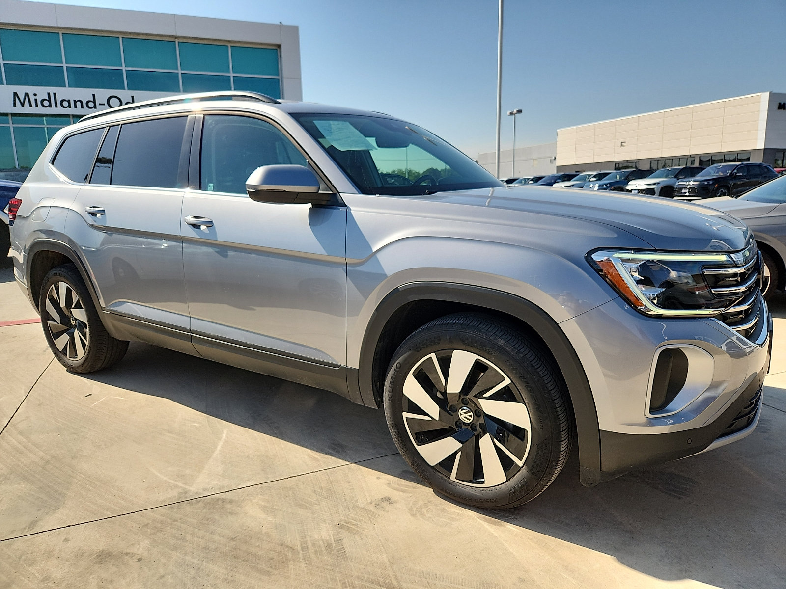 Certified 2026 Volkswagen Atlas SE FWD image 6