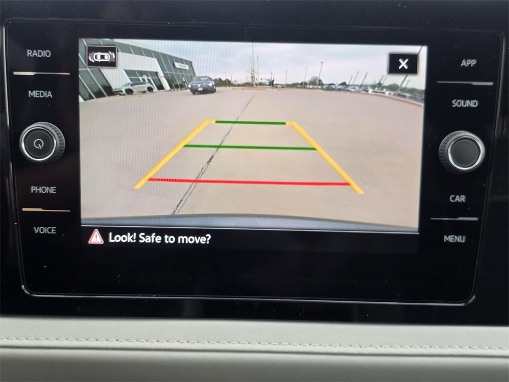 New 2026 Volkswagen Taos SE image 13