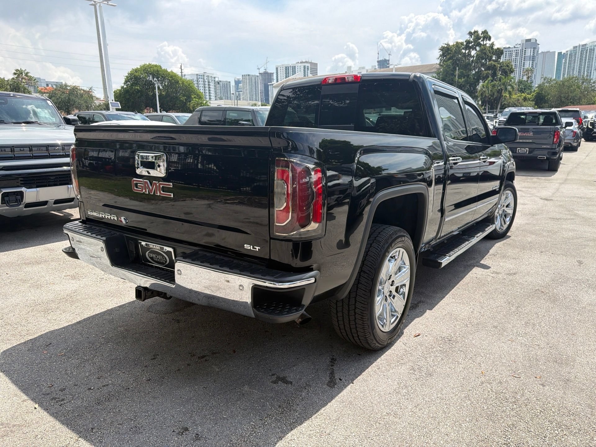 Used 2018 GMC Sierra 1500 SLT w/ Enhanced Driver Alert Package RWD image 11
