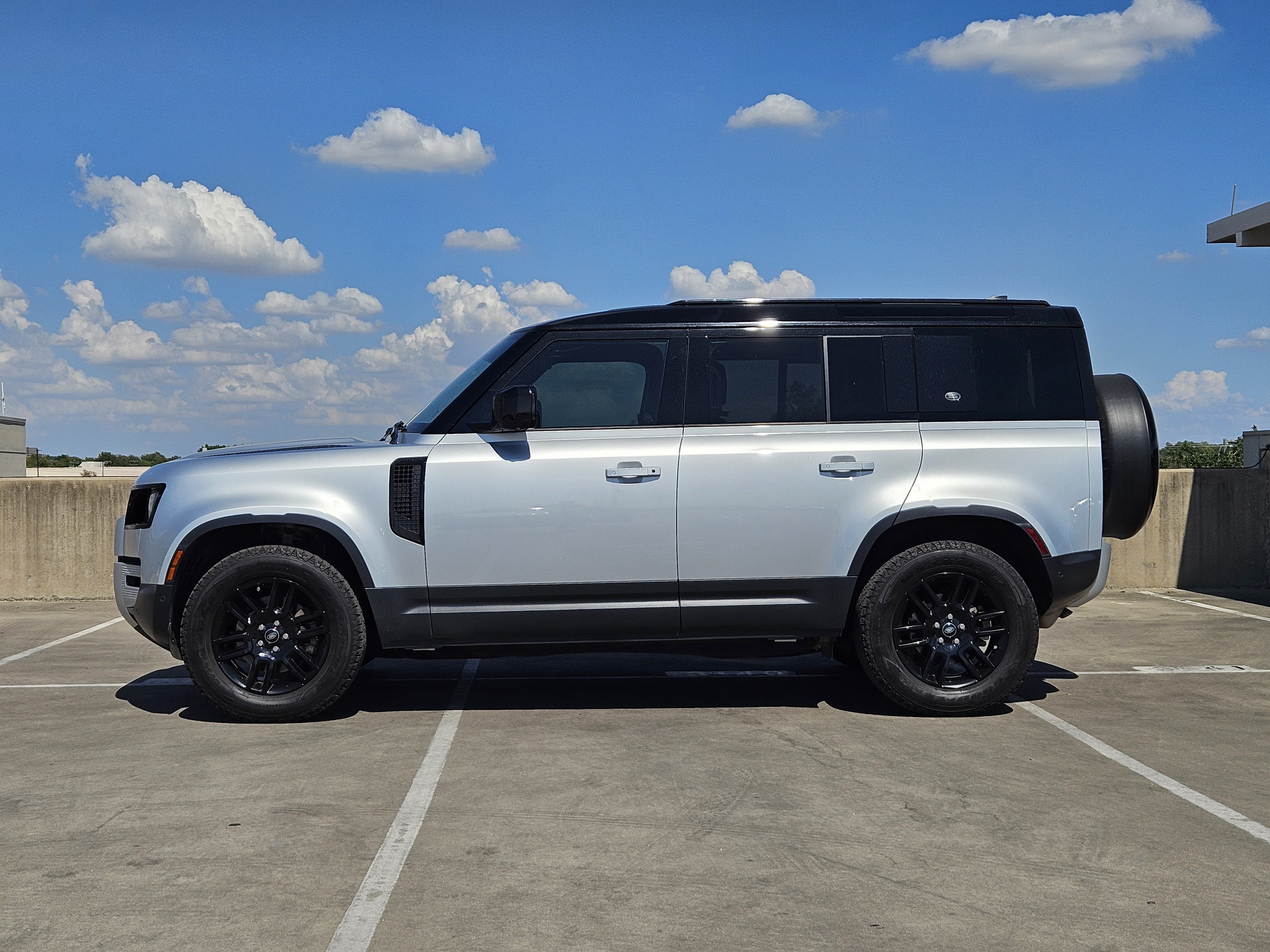 Used 2023 Land Rover Defender 110 S AWD/4WD image 2