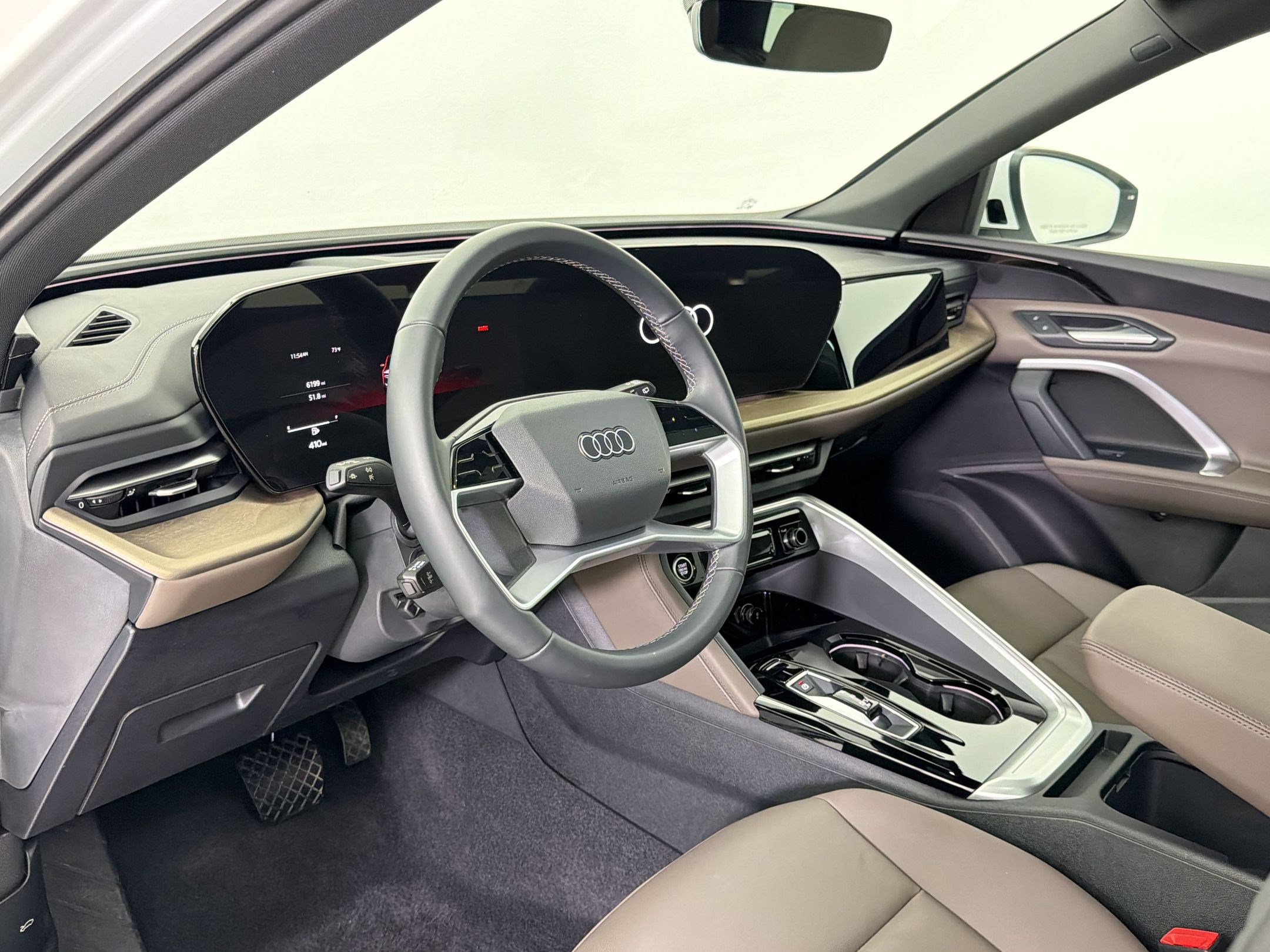 Certified 2025 Audi Q5 Premium w/ Convenience Package AWD/4WD image 4