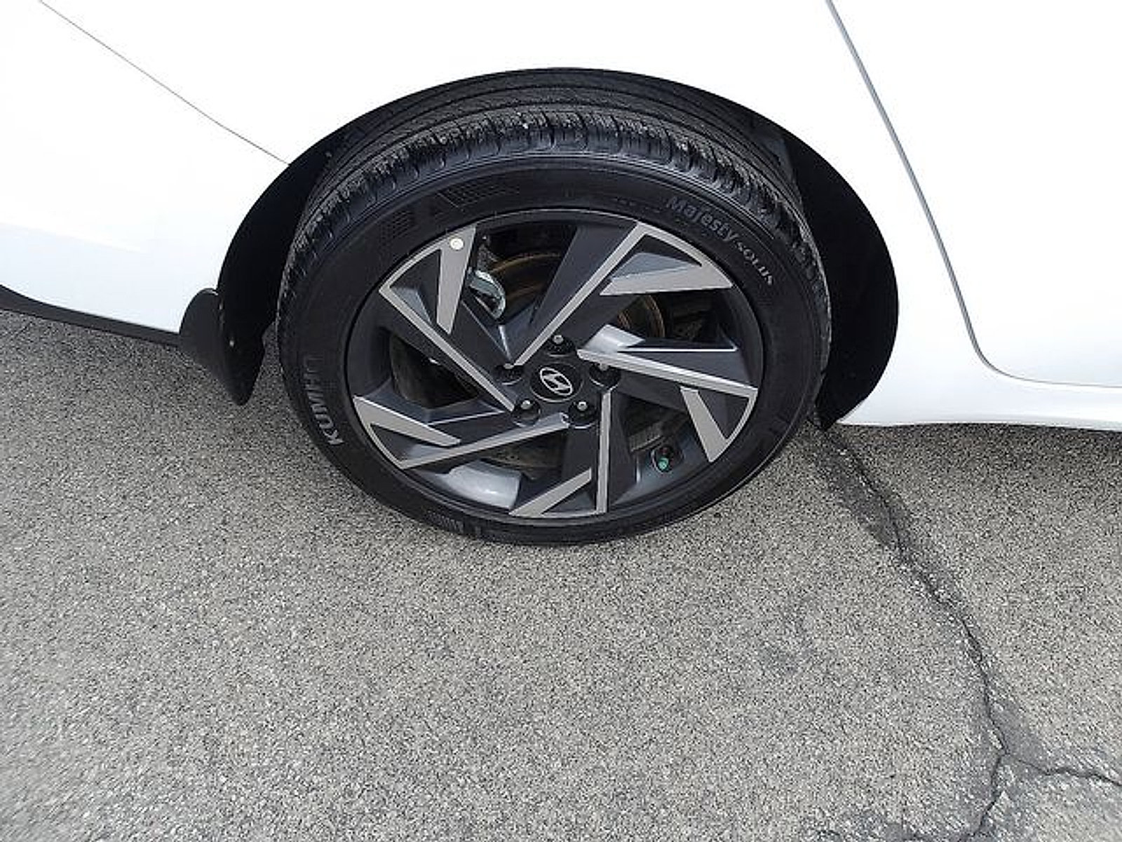 Used 2025 Hyundai Elantra Sport FWD image 23