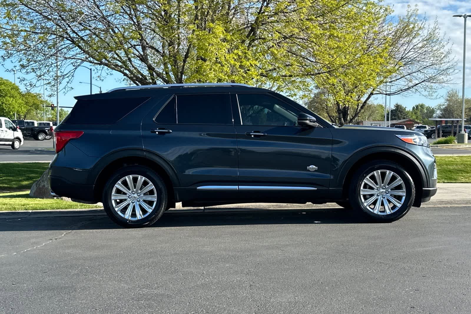 Certified 2022 Ford Explorer King Ranch w/ Class IV Trailer Tow Package AWD/4WD image 8