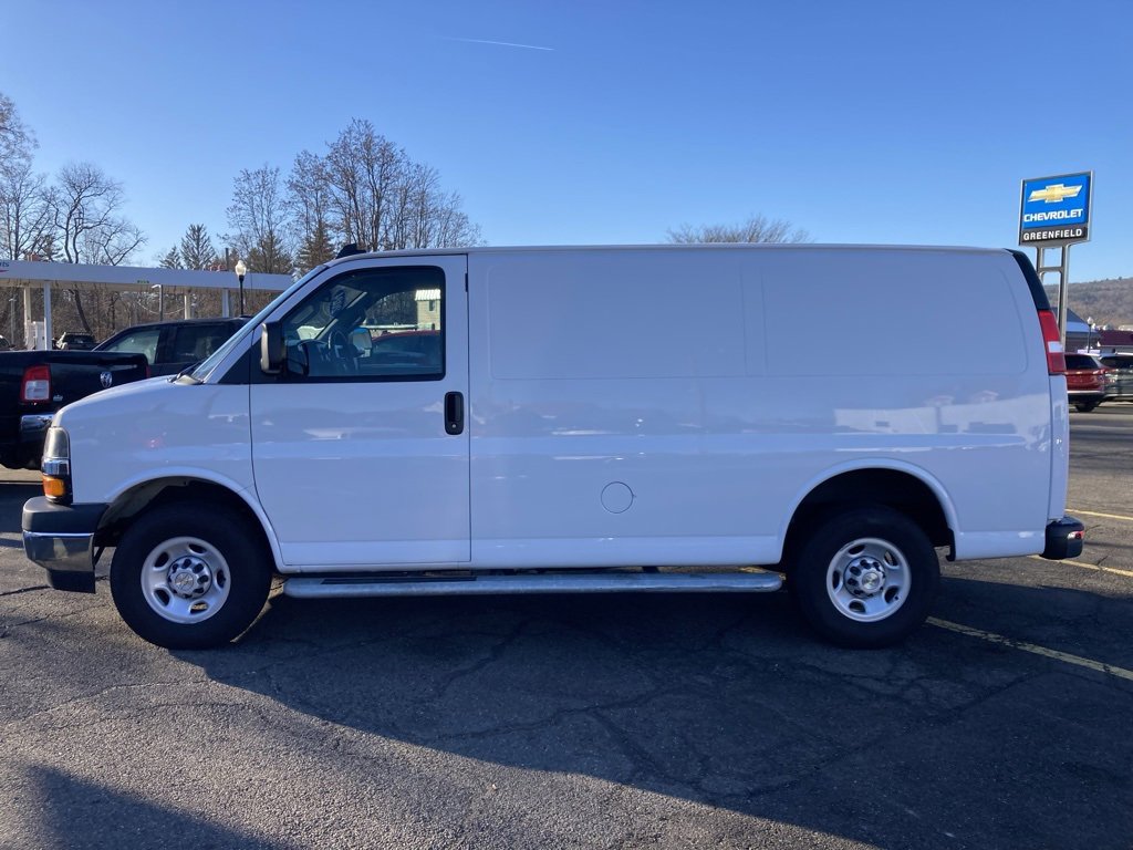 Used 2024 Chevrolet Express 2500 w/ Driver Convenience Package image 4