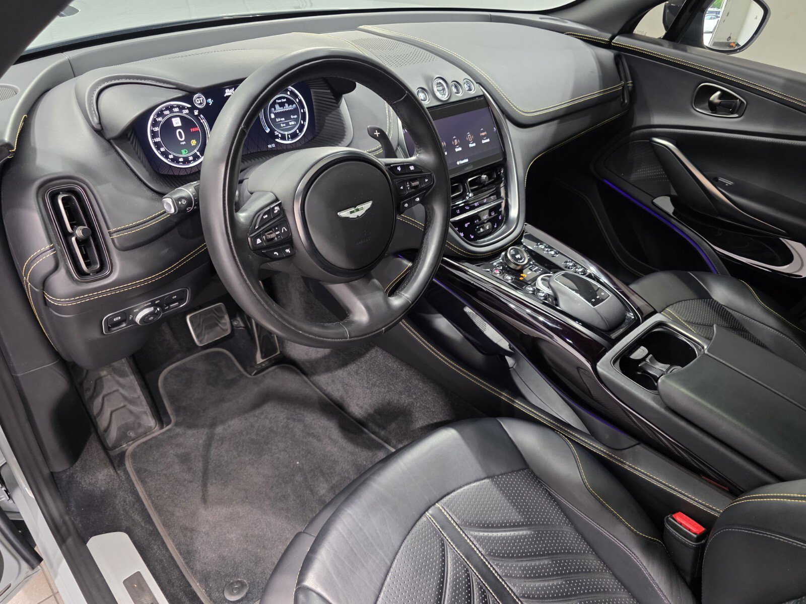 Used 2024 Aston Martin DBX 707 image 3