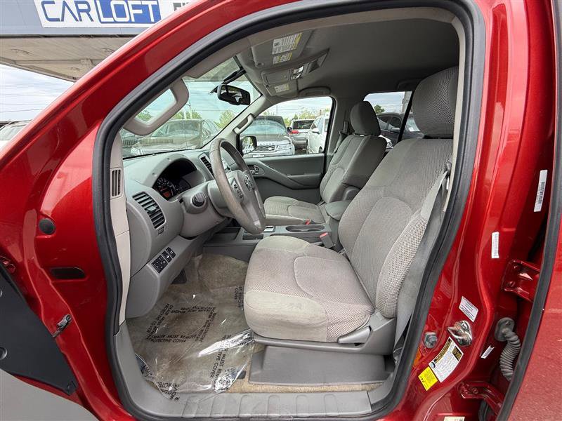 Used 2014 Nissan Frontier SV w/ SV Value Truck Package AWD/4WD image 18
