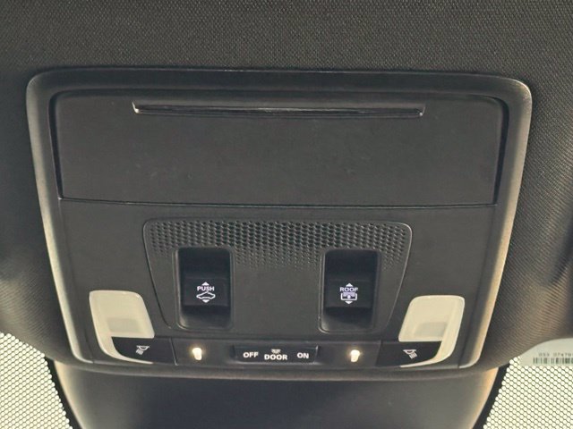 Used 2025 Honda Pilot TrailSport image 14
