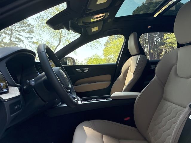 New 2026 Volvo XC60 T8 Plus w/ Protection Package Premier AWD/4WD image 22