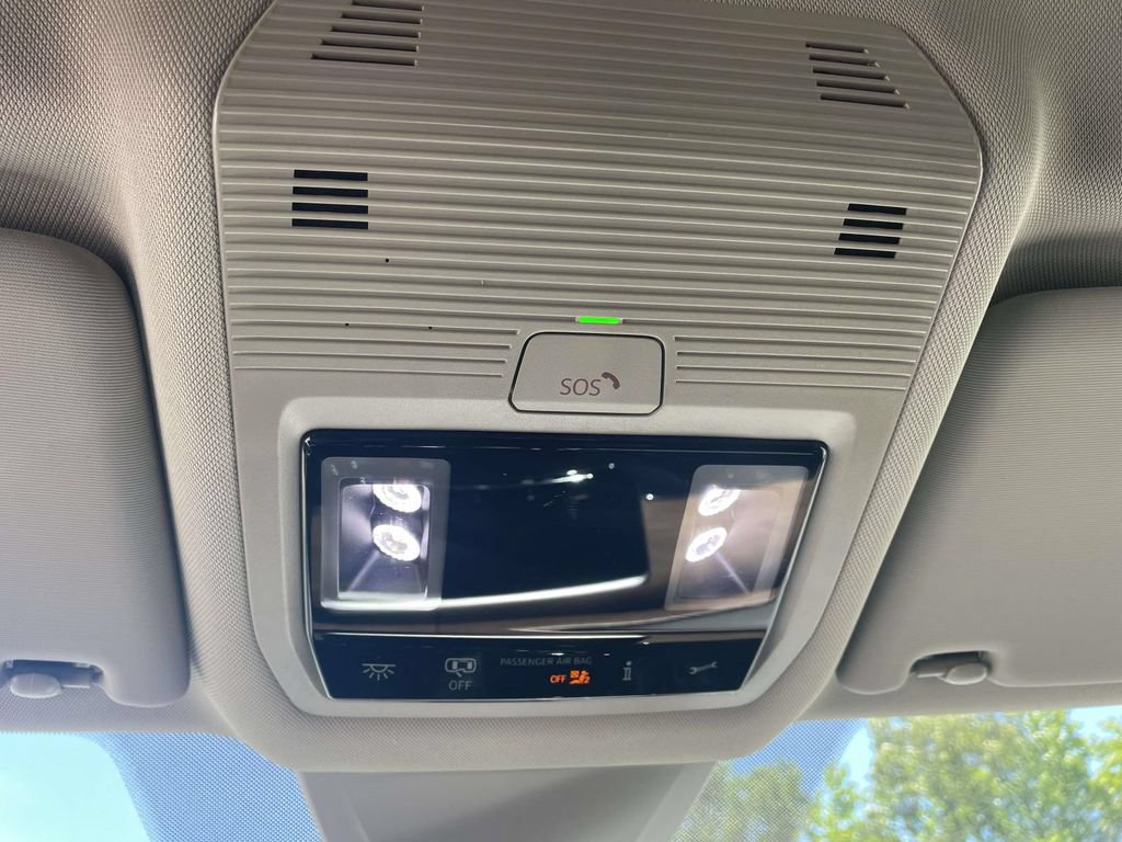 Certified 2025 Volkswagen Atlas SE FWD image 24