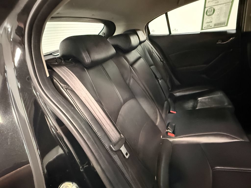 Used 2018 MAZDA MAZDA3 Touring FWD image 64