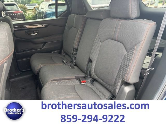 Used 2025 Honda Pilot Sport image 31