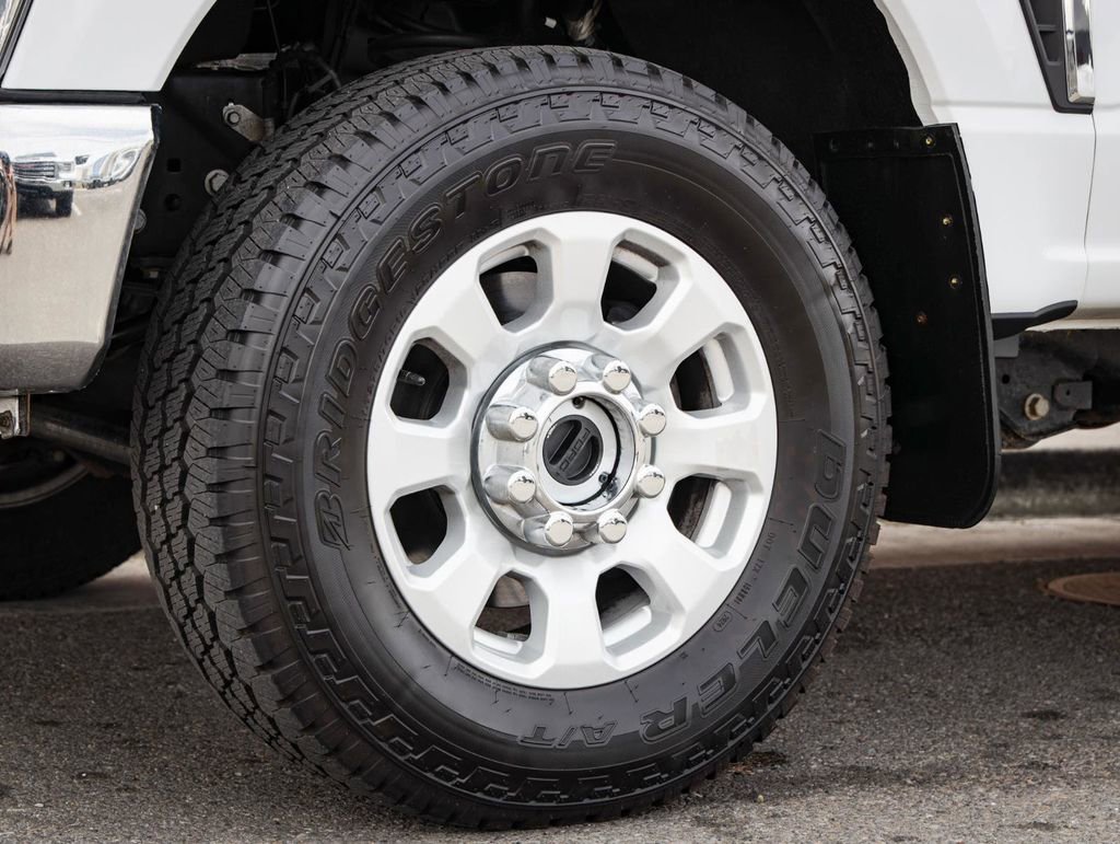 Used 2023 Ford F350 XLT w/ 360-Degree Camera Package AWD/4WD image 11