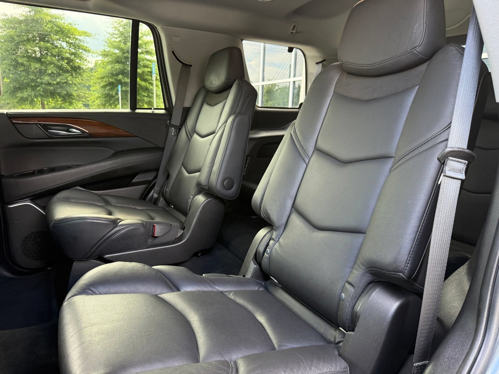 Used 2019 Cadillac Escalade Luxury AWD/4WD image 39
