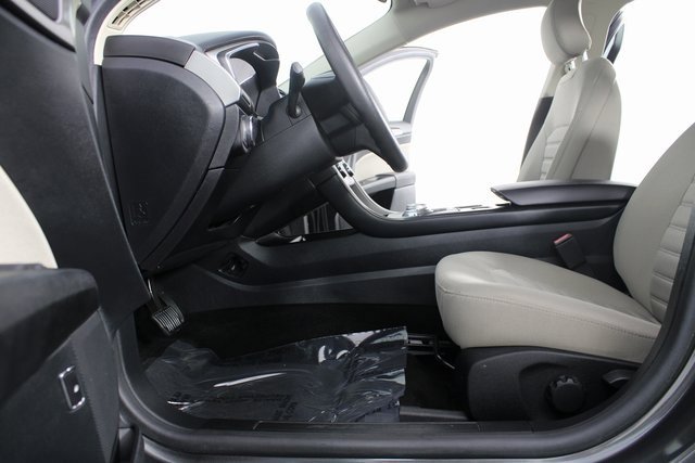 Used 2018 Ford Fusion S image 15