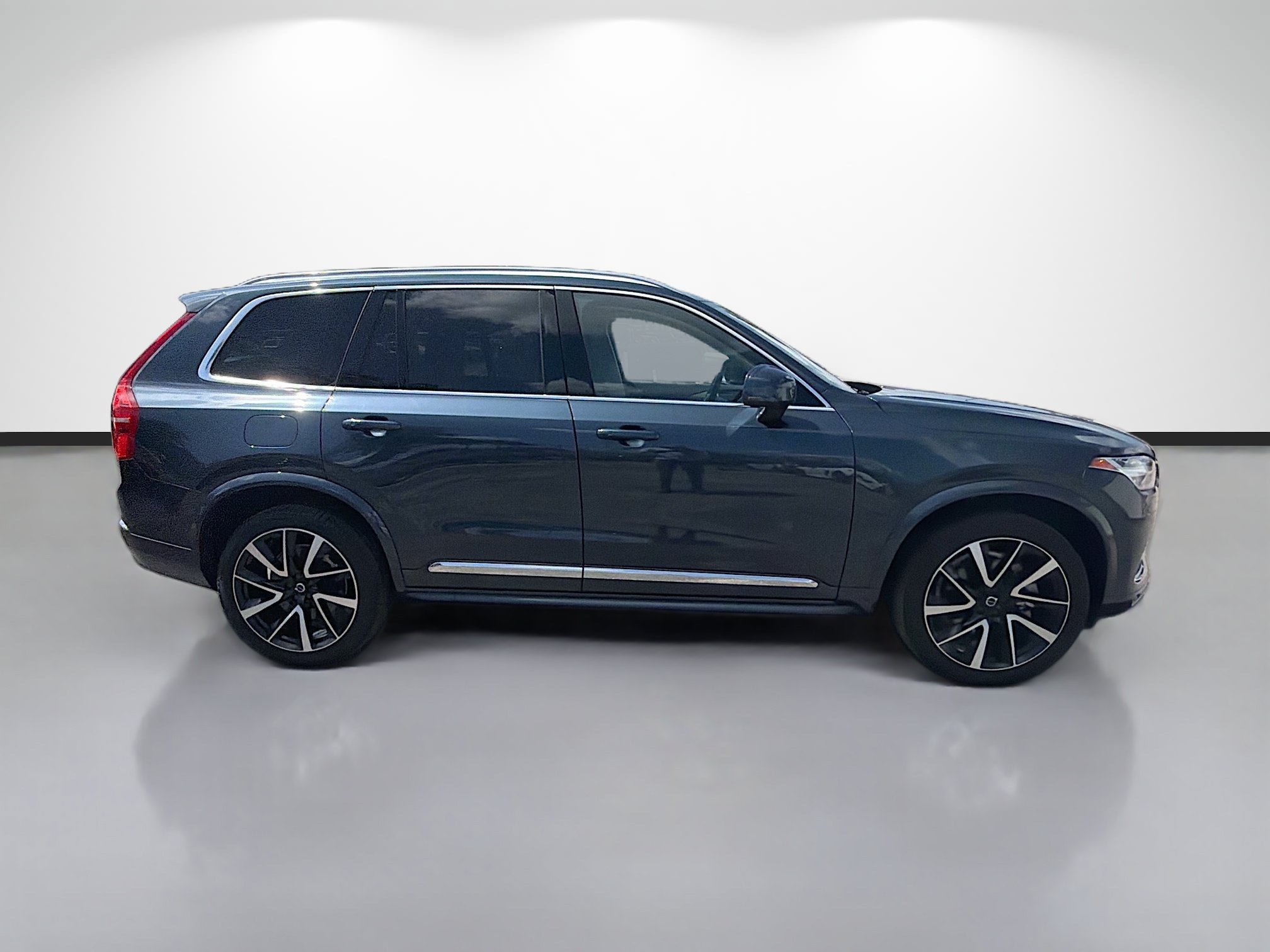 Used 2025 Volvo XC90 B5 Plus w/ Protection Package Premier AWD/4WD image 6