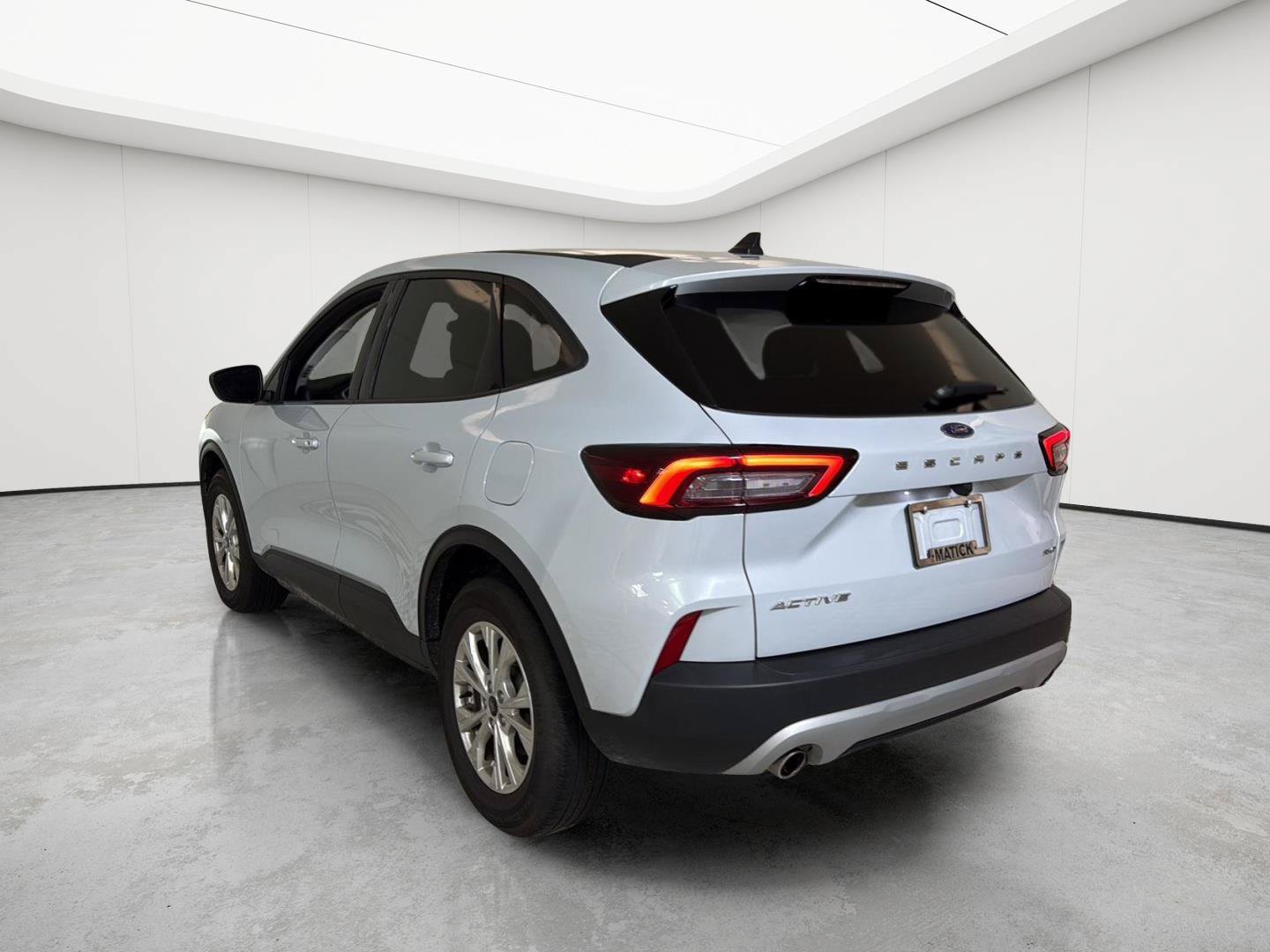 Used 2025 Ford Escape Active AWD/4WD image 25