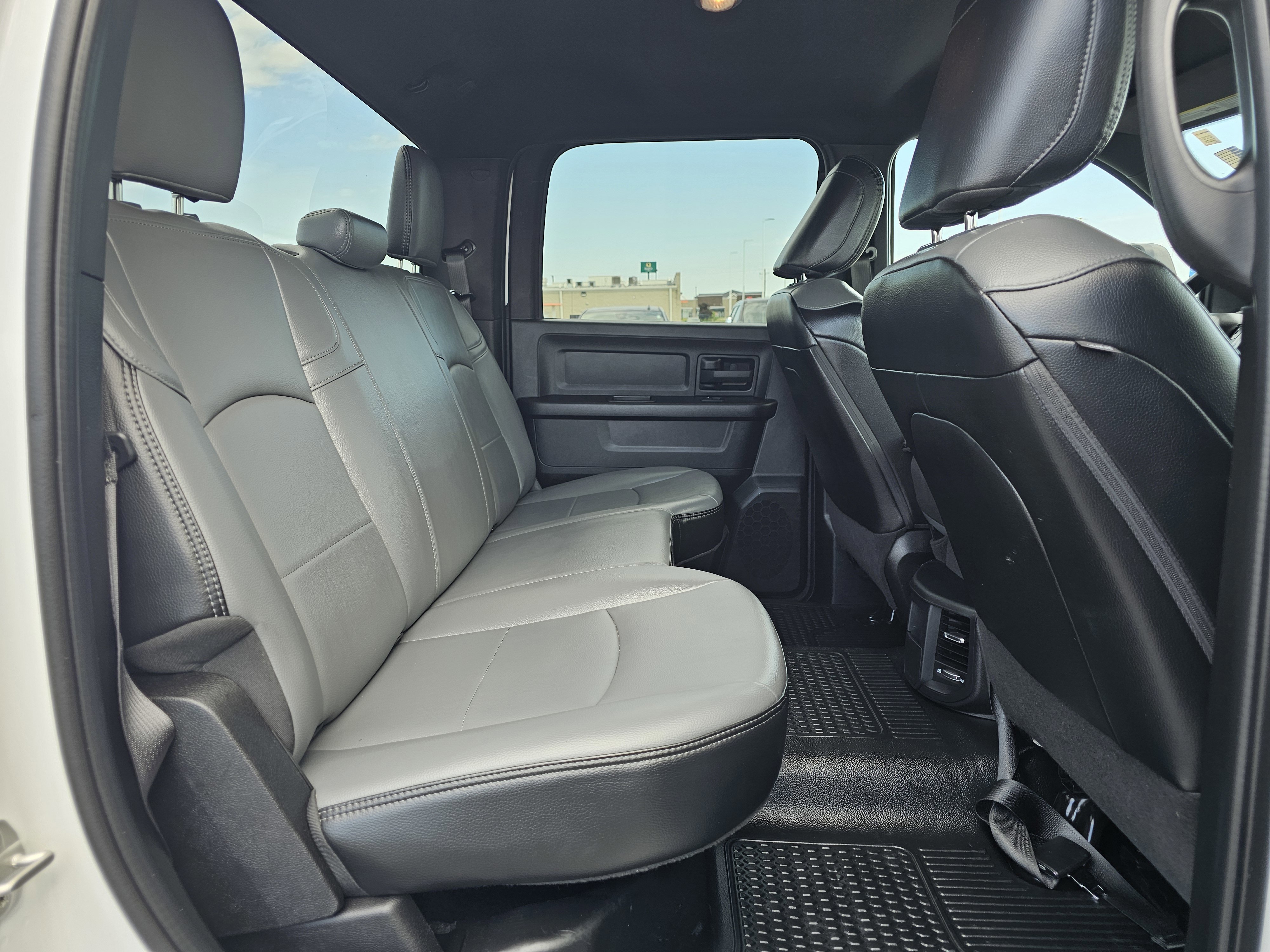 Used 2024 RAM 3500 Tradesman image 19