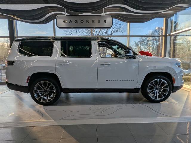 New 2025 Jeep Grand Wagoneer Series III w/ HD Trailer Tow Package image 2