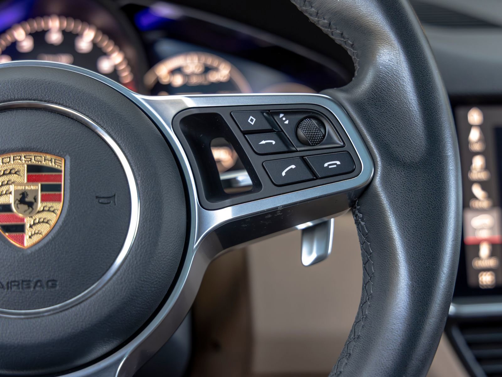 Certified 2020 Porsche Cayenne image 32