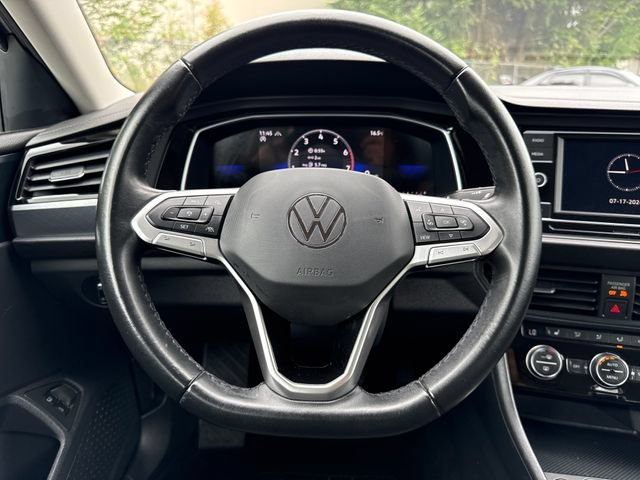 Used 2024 Volkswagen Jetta SE FWD image 19