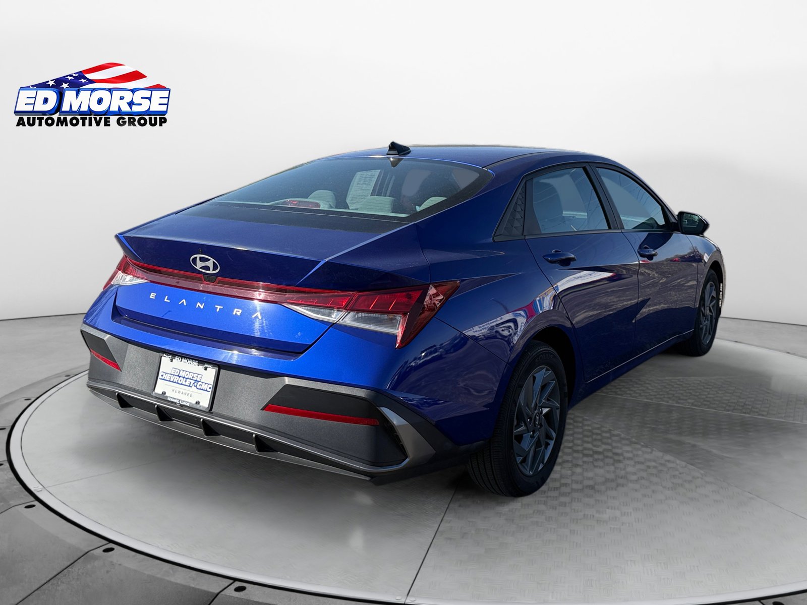 Used 2024 Hyundai Elantra SEL FWD image 5