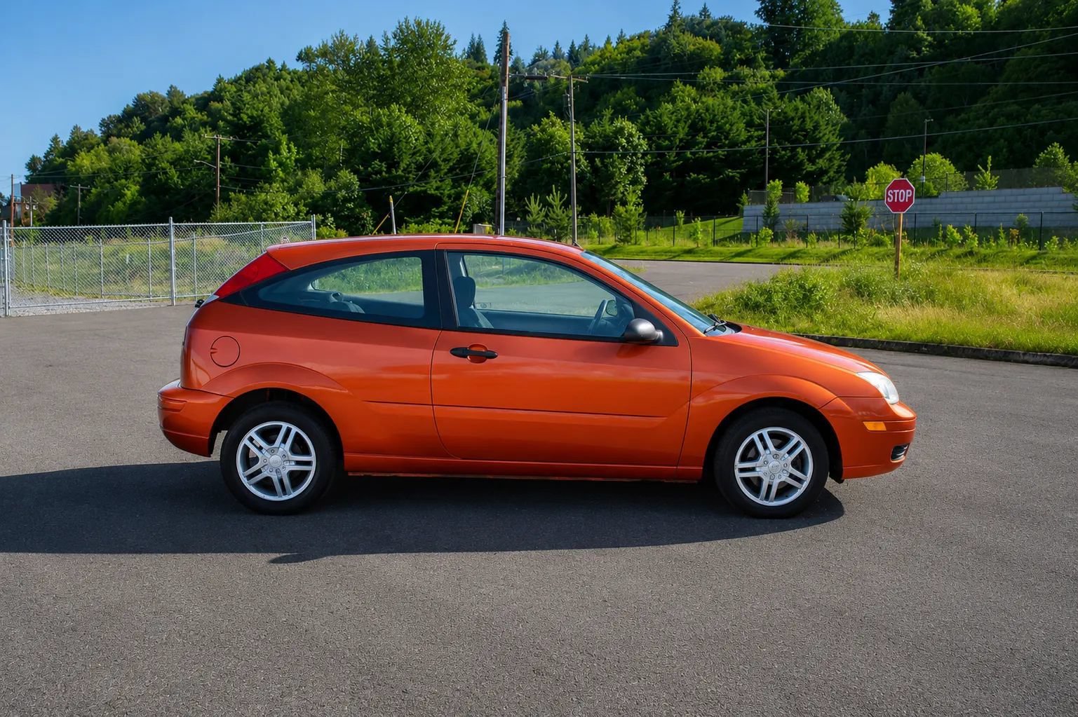 Used 2005 Ford Focus SE FWD image 8