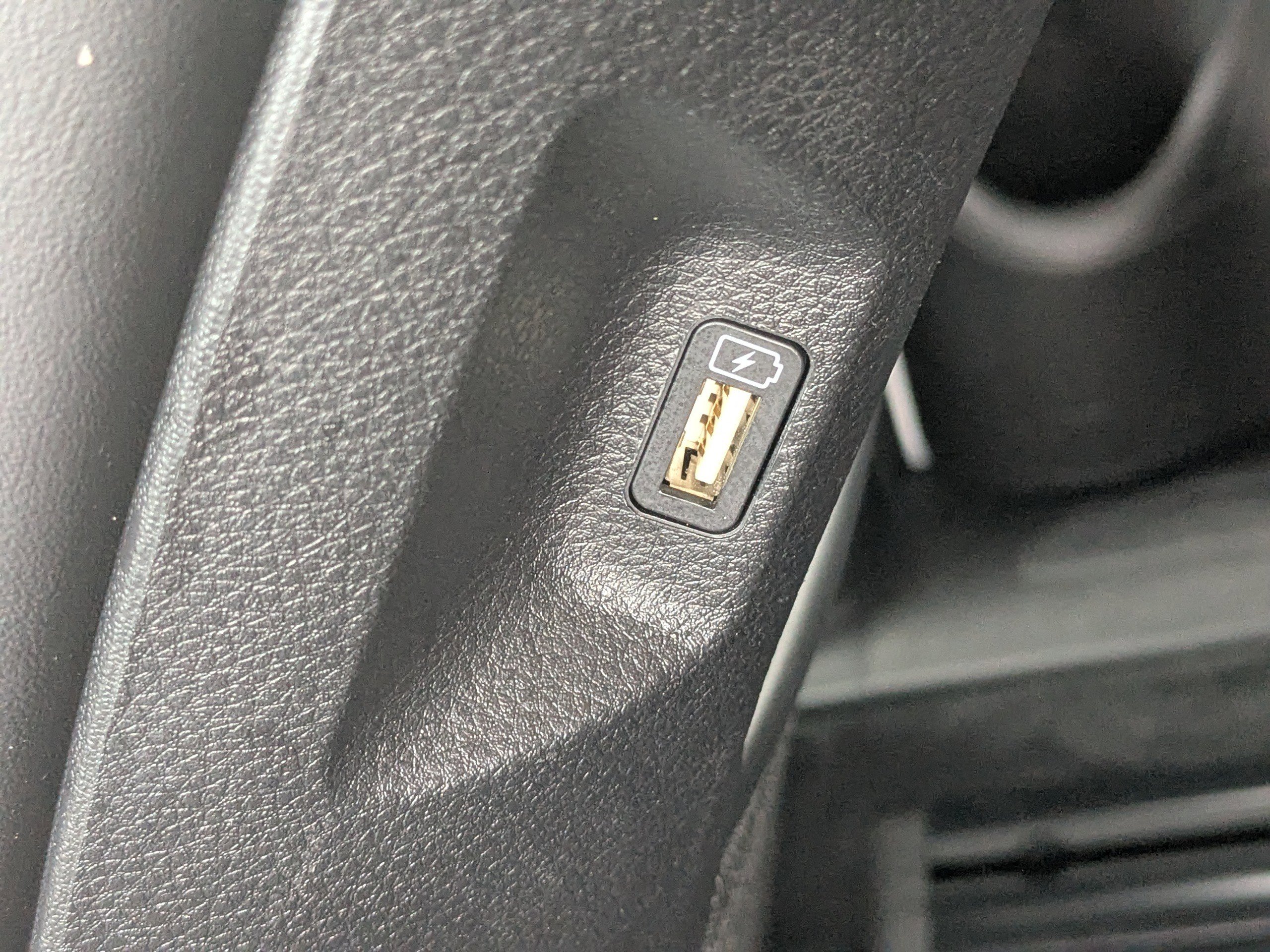 Used 2024 Kia Carnival LX image 19