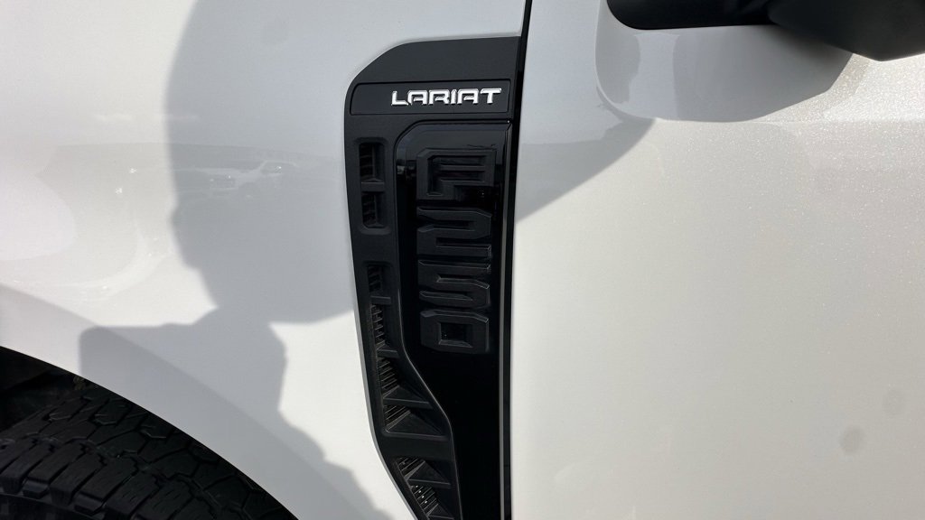 Used 2023 Ford F250 Lariat w/ Lariat Ultimate Package image 8