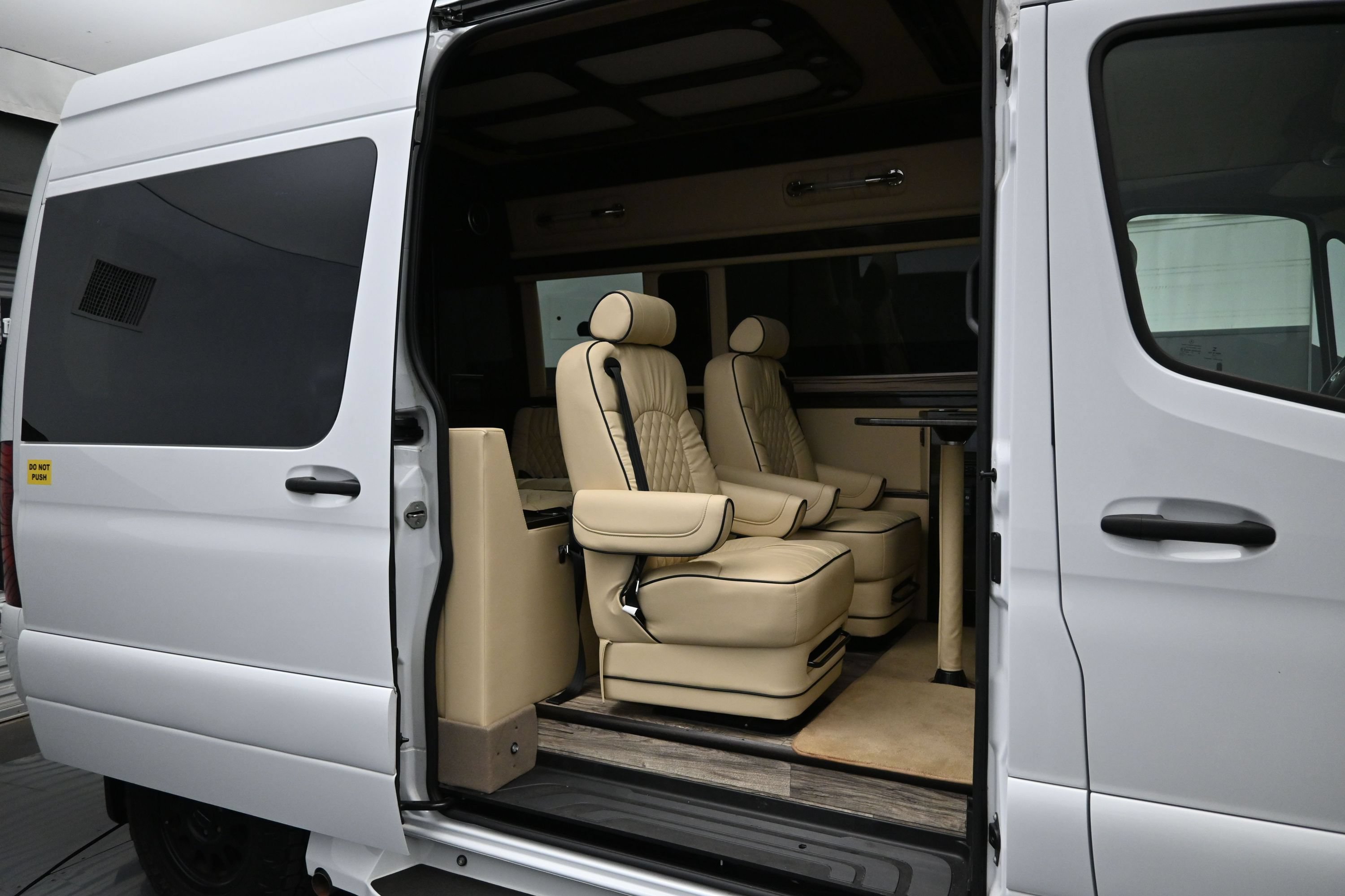 Used 2020 Mercedes-Benz Sprinter 2500 image 16