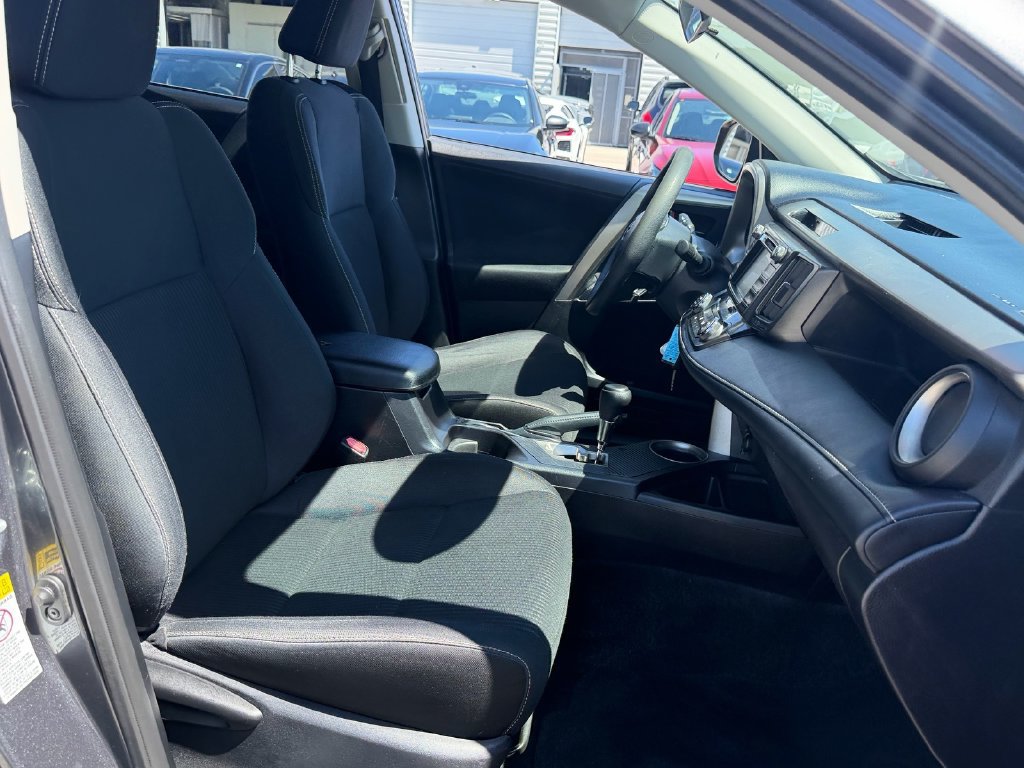 Used 2013 Toyota RAV4 XLE AWD/4WD image 19