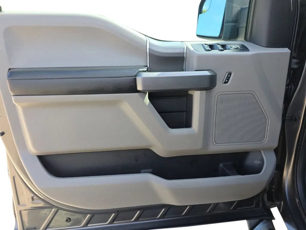 Used 2015 Ford F150 XLT w/ Equipment Group 302A Luxury AWD/4WD image 11