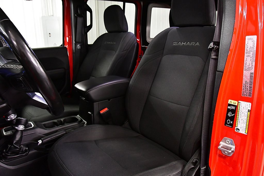 Used 2022 Jeep Wrangler Unlimited Sahara w/ Dual Top Group image 25