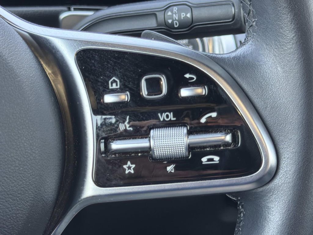 Used 2023 Mercedes-Benz GLB 250 image 19