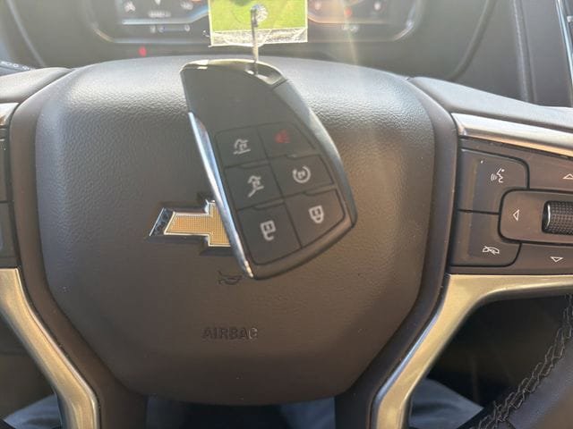 Used 2024 Chevrolet Suburban LT image 27