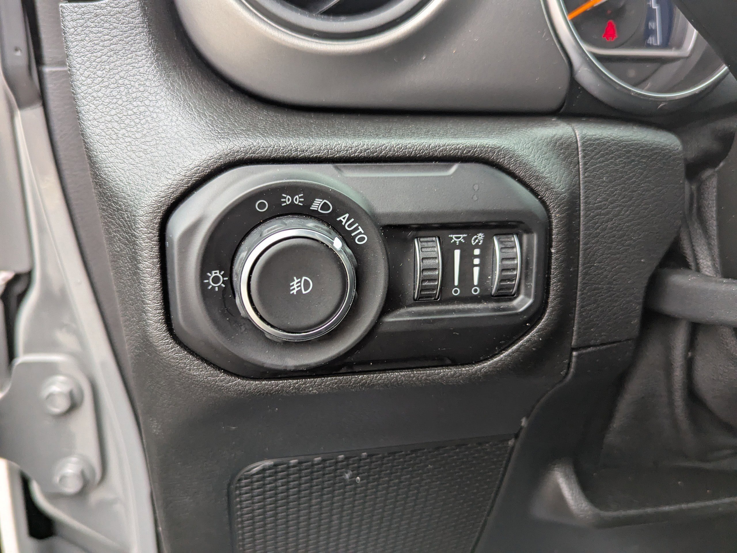 Used 2021 Jeep Wrangler Sport S image 16