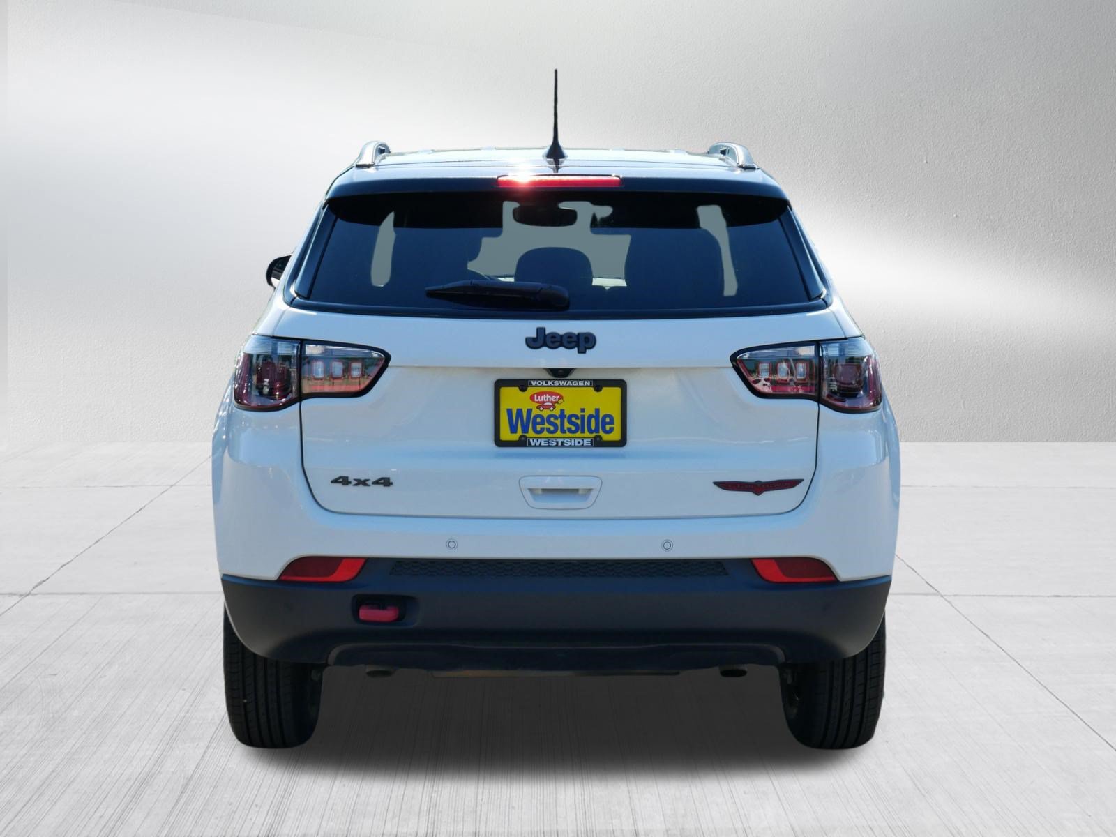 Used 2025 Jeep Compass Trailhawk AWD/4WD image 6