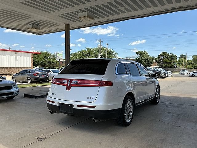 Used 2019 Lincoln MKT AWD image 5