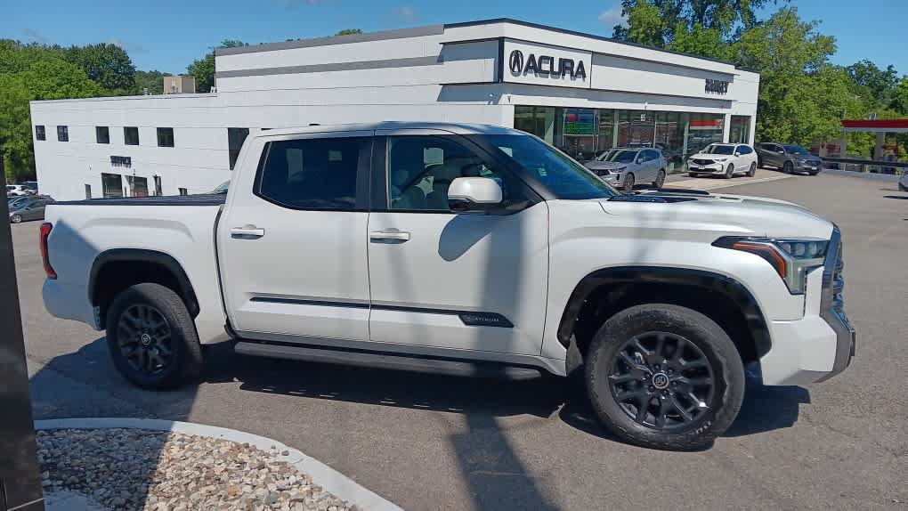 Used 2024 Toyota Tundra Platinum AWD/4WD image 6