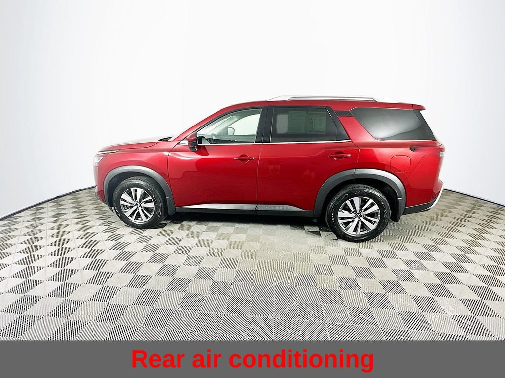 Certified 2023 Nissan Pathfinder SL w/ Black Appearance Package AWD/4WD image 8