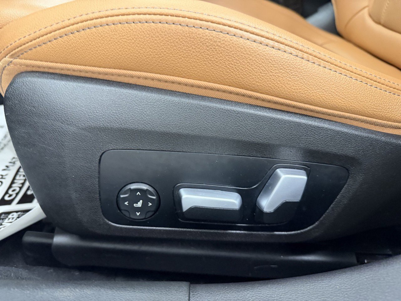 Used 2023 BMW 330i xDrive Sedan w/ M Sport Package image 21