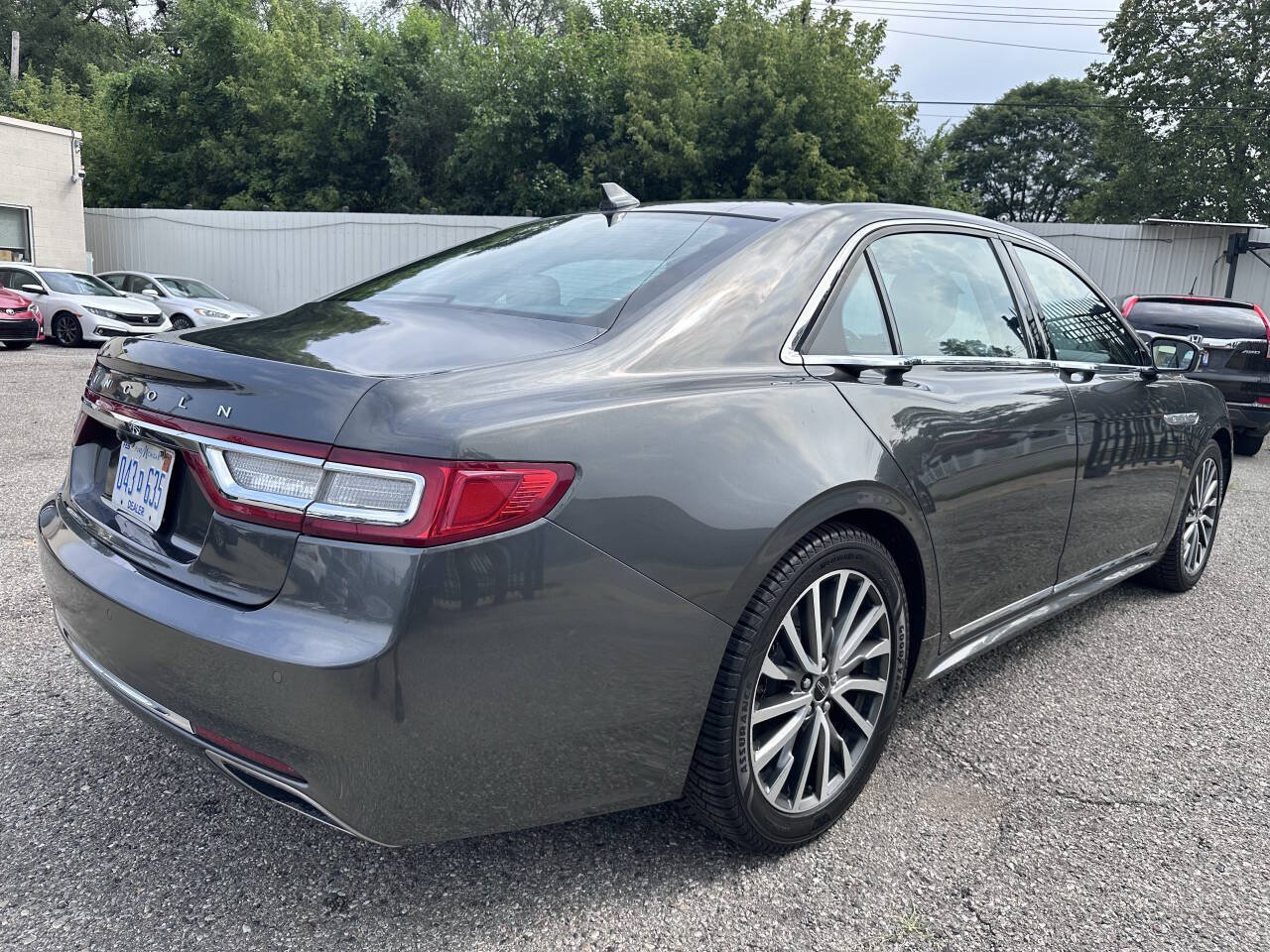 Used 2018 Lincoln Continental Select w/ Continental Climate Package FWD image 7