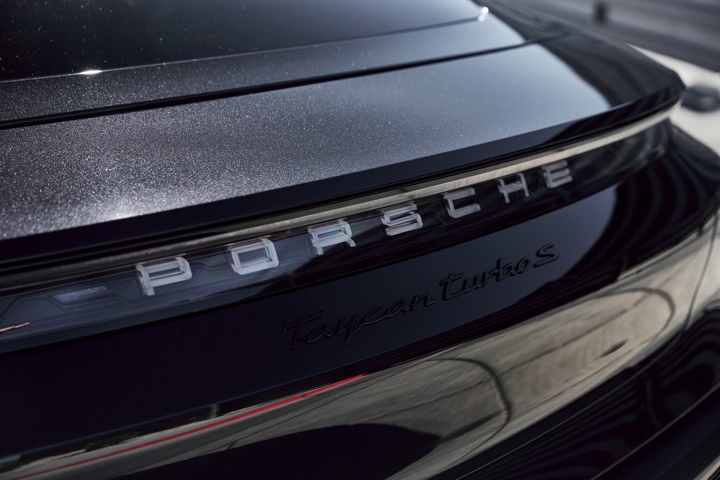 Used 2020 Porsche Taycan Turbo S image 10