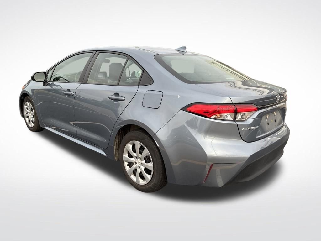 Used 2023 Toyota Corolla LE FWD image 4