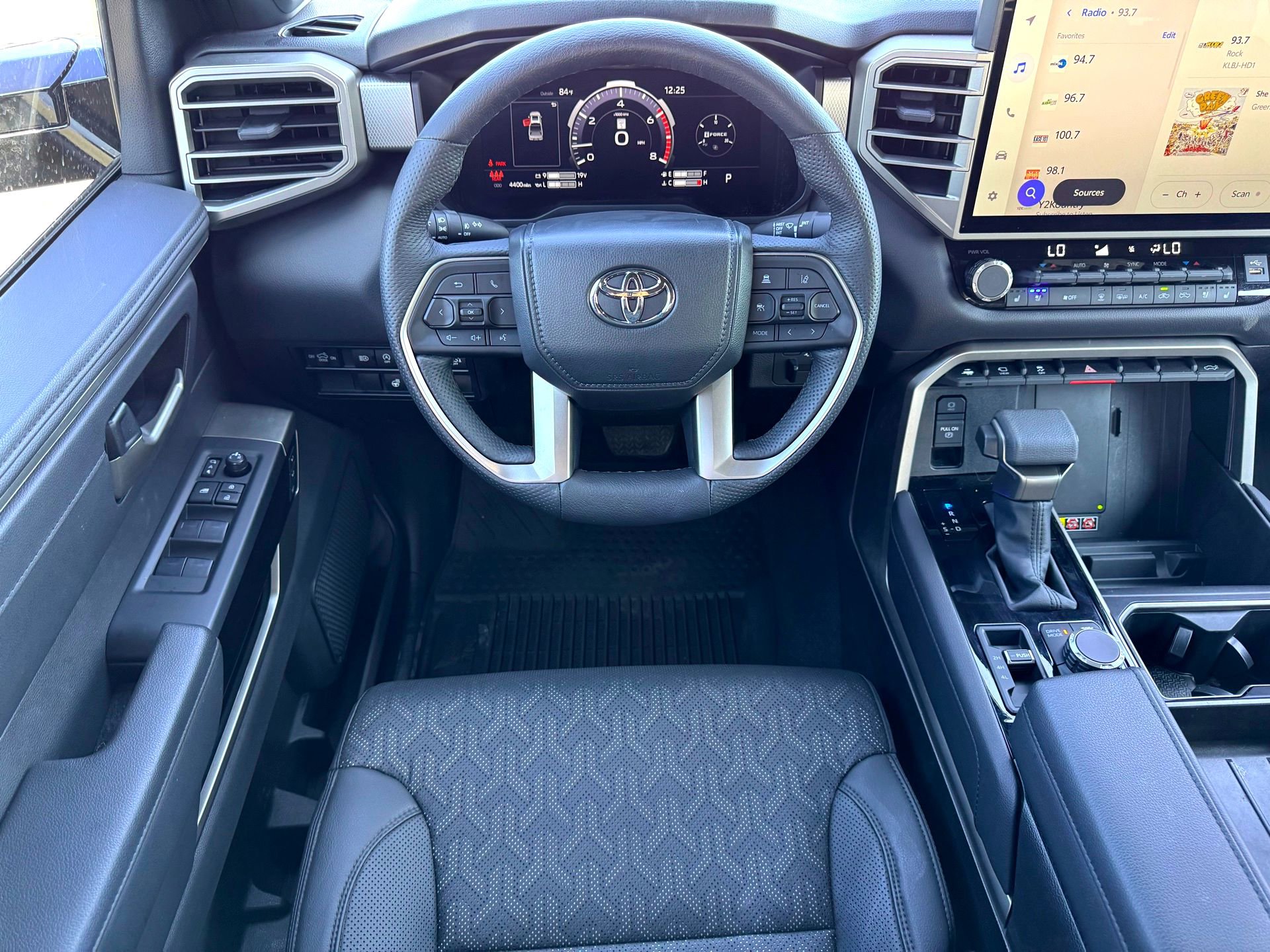 Used 2025 Toyota Tundra Limited image 23