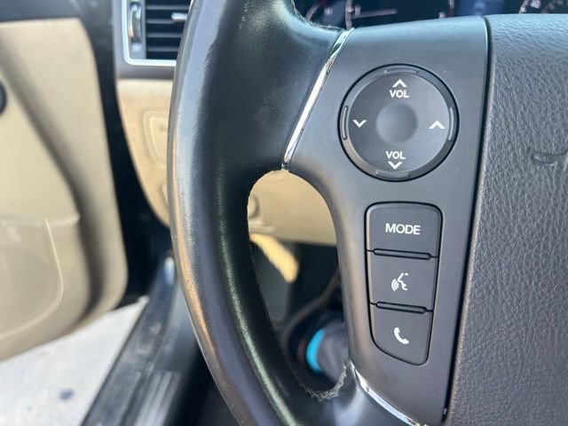Used 2010 Hyundai Genesis 4.6 w/ Technology Pkg 5 RWD image 6